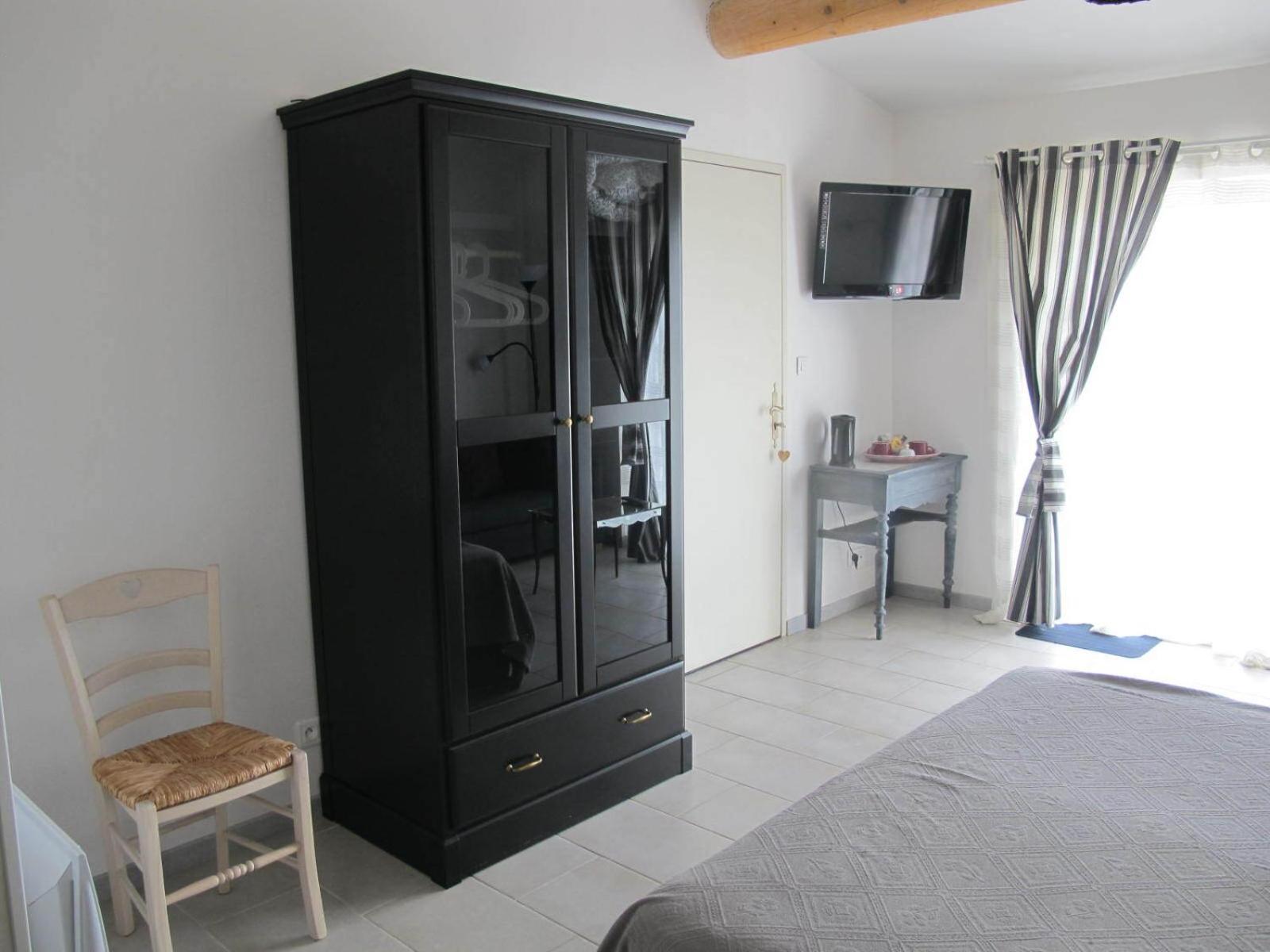 Lou Cardalines Bed & Breakfast 3*